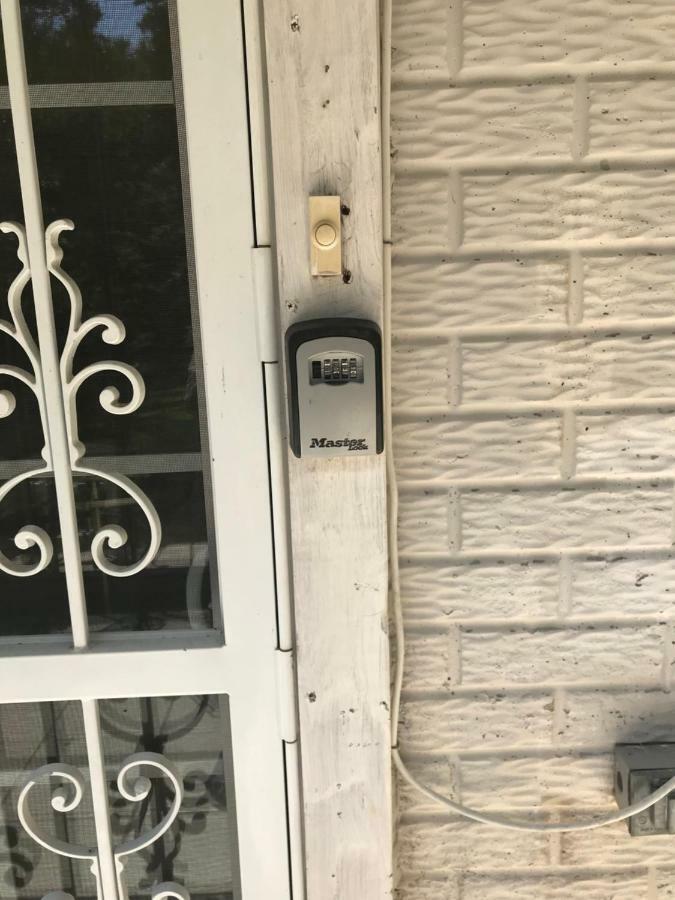 Two Bedroom Apartment In Single Family Home Форт Вашингтон Экстерьер фото